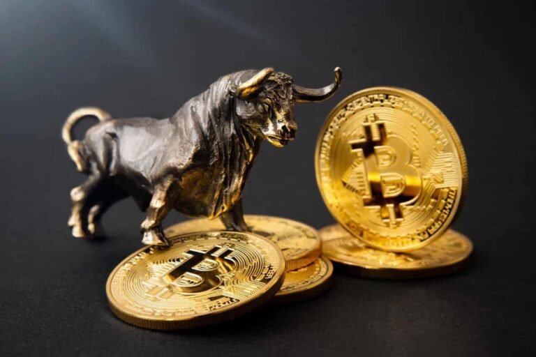 Bitcoin (BTC) sobe mais de 11% e se aproxima da marca de US$ 30.000