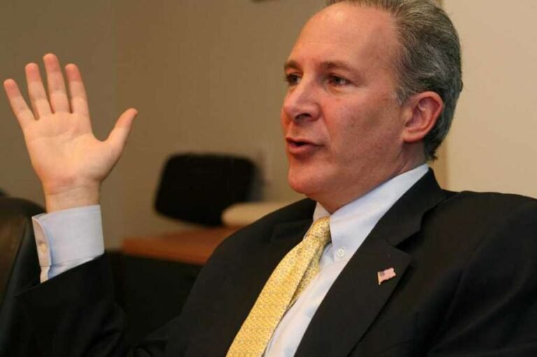 Peter Schiff explica por que essa alta do bitcoin (BTC) é insustentável