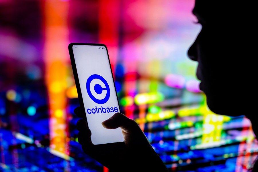Usuários da Coinbase sacam mais de US$ 600 milhões em um dia