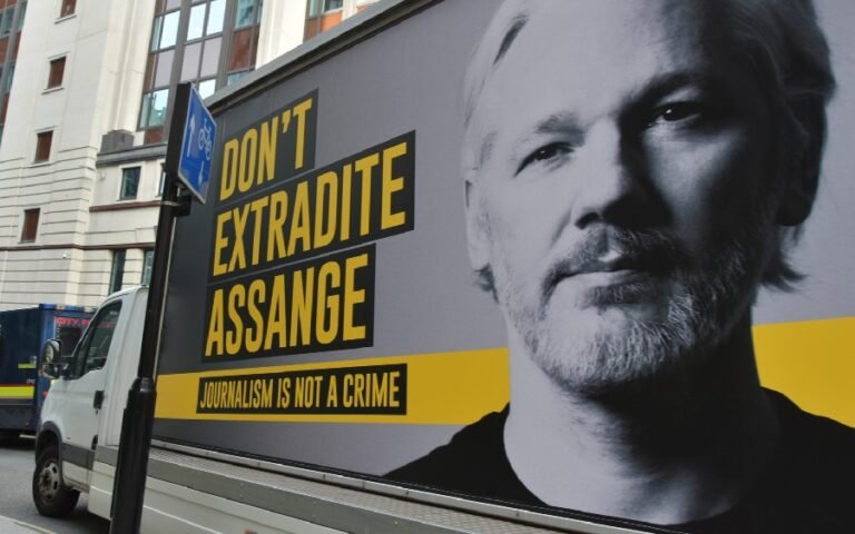Fundador do WikiLeaks, Julian Assange, participara de comicio no metaverso