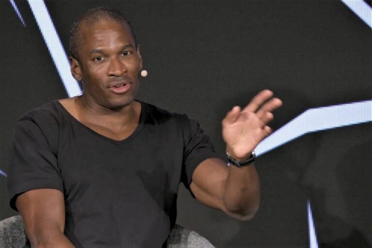 Arthur Hayes revela qual sua "shitcoin" favorita