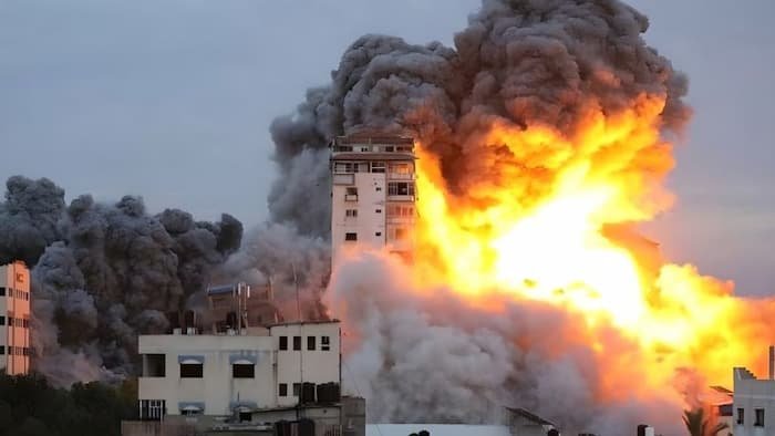 IA faz alerta chocante sobre Bitcoin em meio a tensões sobre guerra nuclear