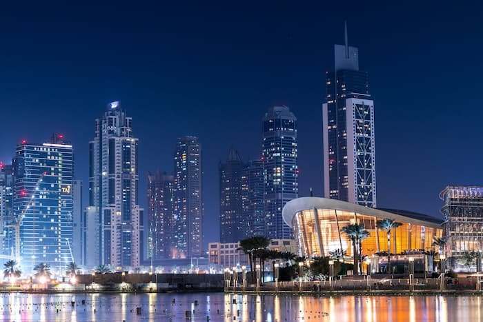 eToro recebe sinal verde para operar nos Emirados Árabes Unidos