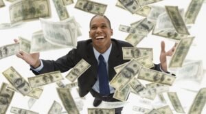 Trader transforma US$ 6.800 em US$ 1,5 milhão sem apostar na alta ou queda; como é possível?